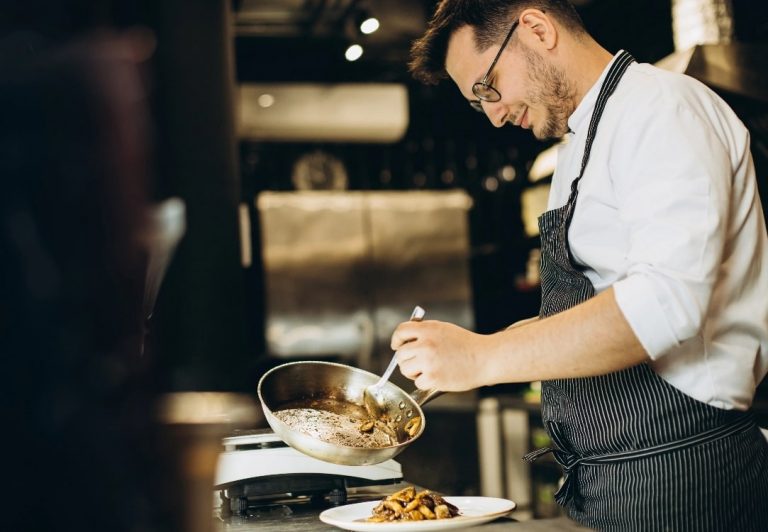 Atelier Retro propose des vêtements de travail et EPI personnalisés pour entreprises